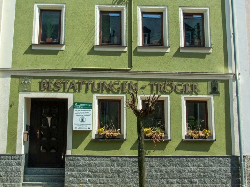 Bestattungen Tröger Niederlassung Lichtenstein